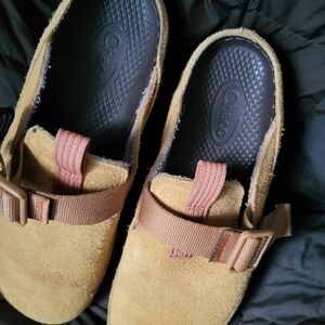 Suede Chaco sz 9
